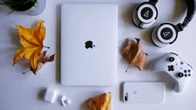 Accessori e dispositivi: cuffie, gamepad, auricolari e smartphone